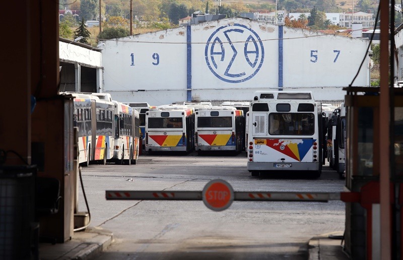 Ξύλο σε λεωφορείο ΟΑΣΘ: Αλλοδαποί πλακώθηκαν, το έκαναν γυαλιά – καρφιά (vid)