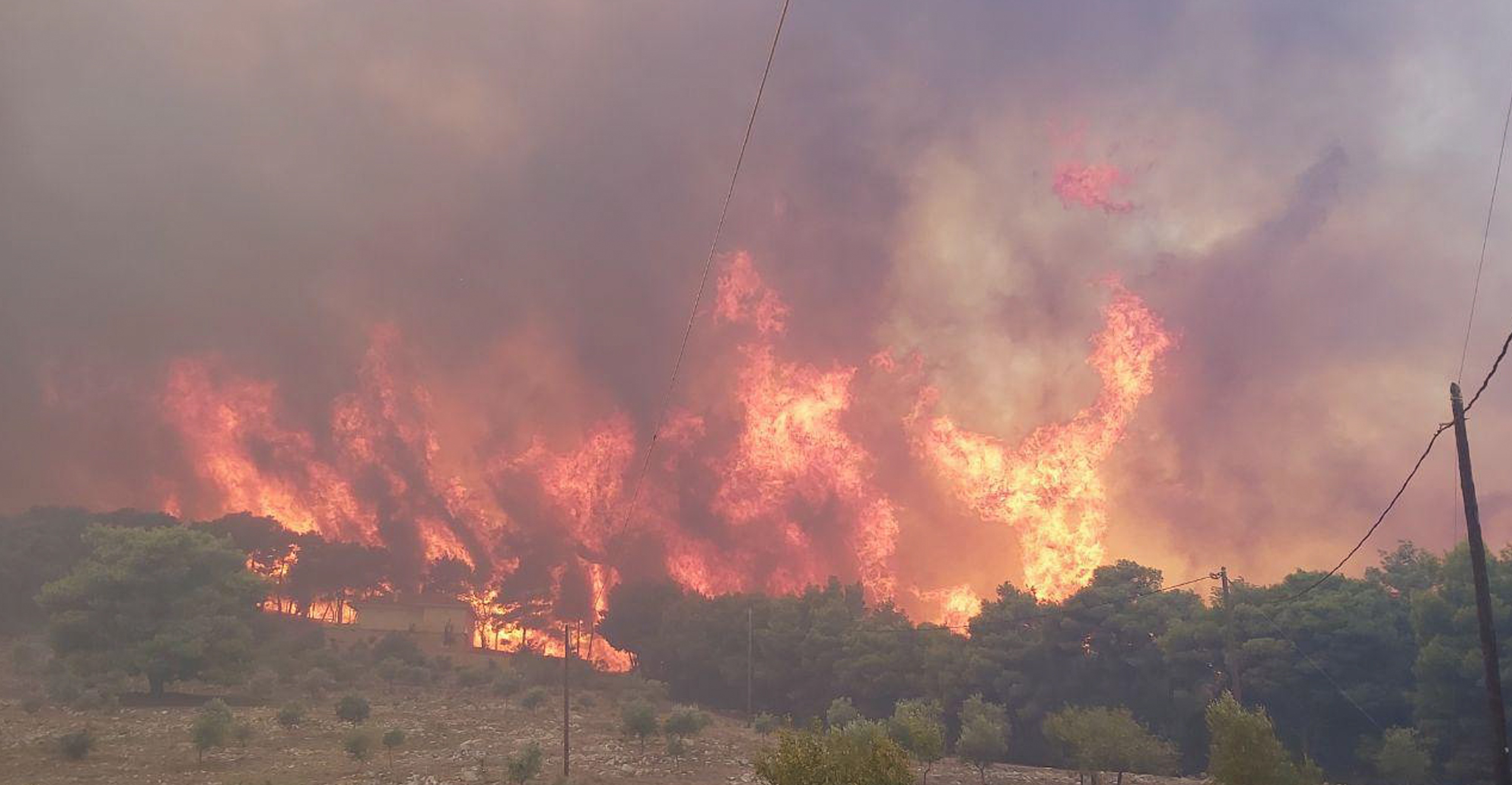 Φωτιά τώρα Ζάκυνθος: Εικόνες χάους, εκκενώνονται τα χωριά Αγαλάς και Κερί