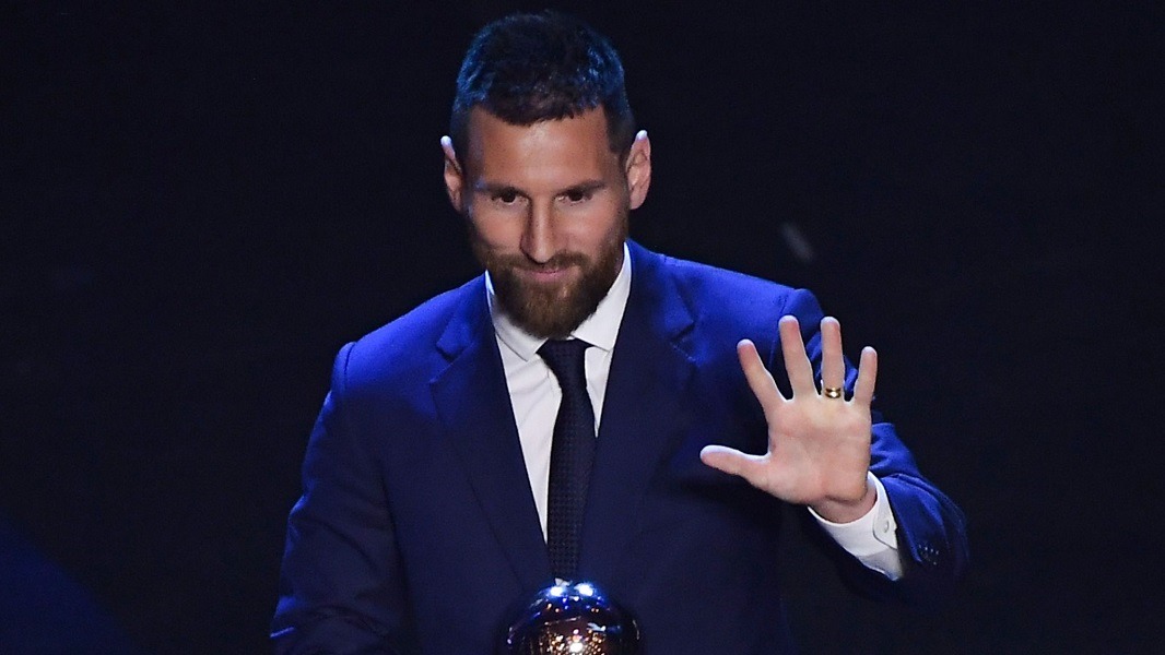 Βραβείο FIFA: Το πήρε ο Μέσι αλλά ψήφισε Ρονάλντο! (vid)