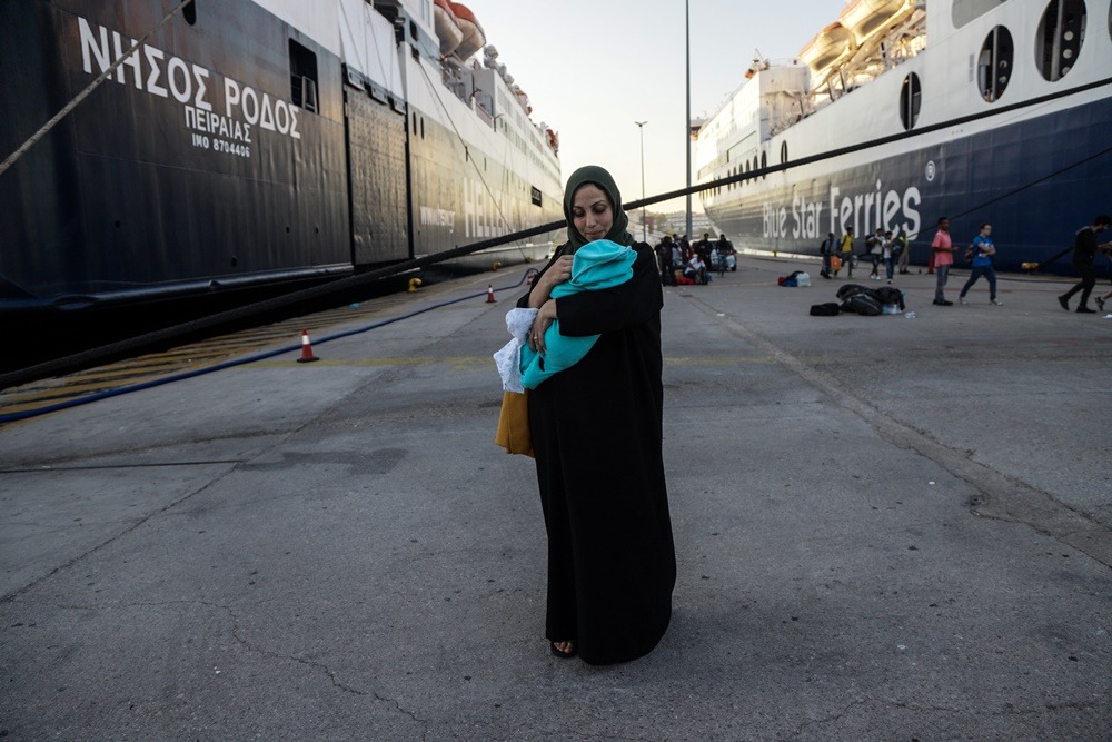Μετανάστες Πειραιάς: Μεταφέρονται 215 άτομα από τη Μόρια
