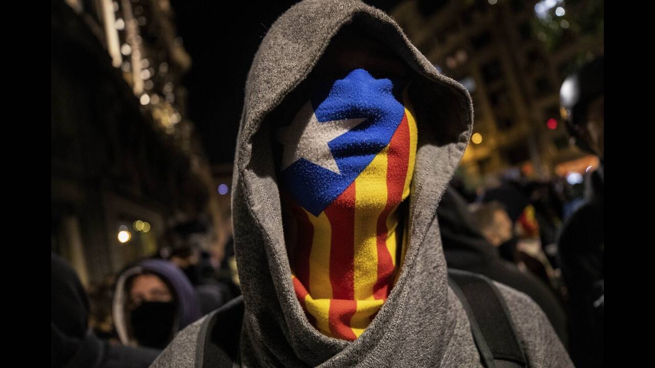 Βαρκελώνη επεισόδια: Πεδίο μάχης το κέντρο, για την ανεξαρτησία της Καταλονίας