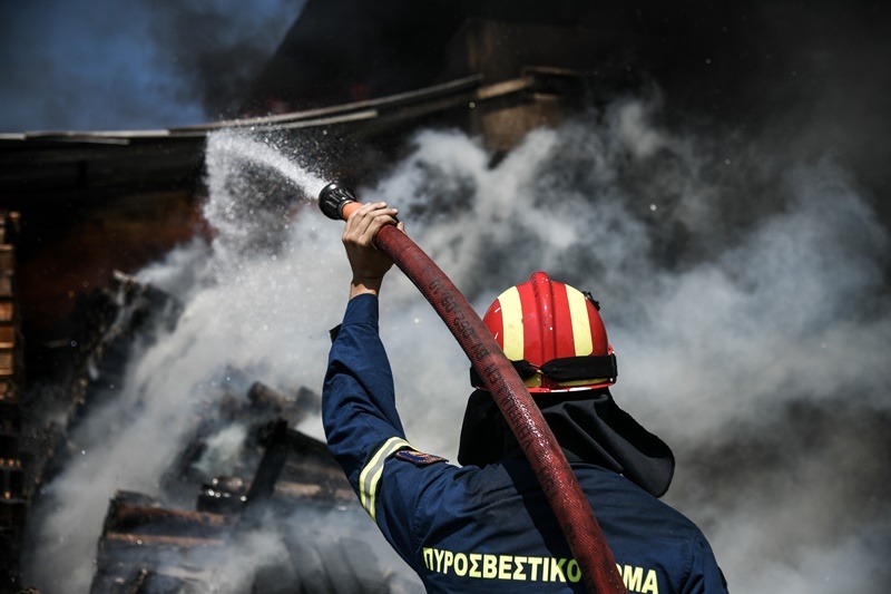 Φωτιά σε νυχτερινό κέντρο: Πανικός σε υπόγειο club επί της Πανεπιστημίου