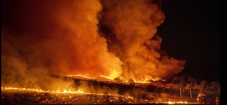 Φωτιά Καλιφόρνια τώρα: Απειλή για χιλιάδες σπίτια – Απομακρύνονται οι κάτοικοι