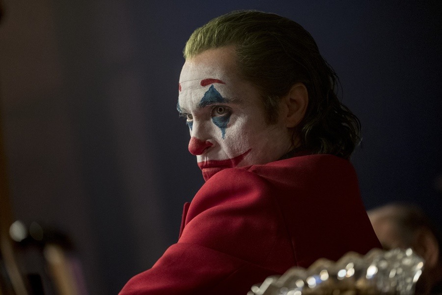 «Joker» ταινία: Μια σκοτεινή ιστορία που “ξύνει” πληγές – Σαρώνει και στην Ελλάδα