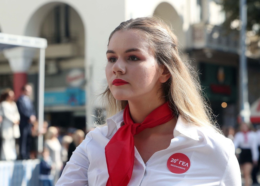 Μαθητική παρέλαση Θεσσαλονίκη: Φούστες για… όλα τα μήκη και συγκίνηση Κυμπουρόπουλου