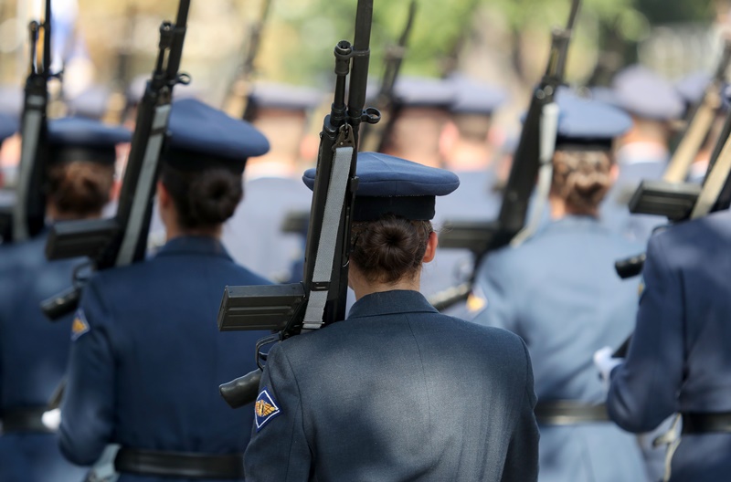 28η Οκτωβρίου 2019: Κοπέλα στα Τρίκαλα έκανε παρέλαση με… μάρσιπο