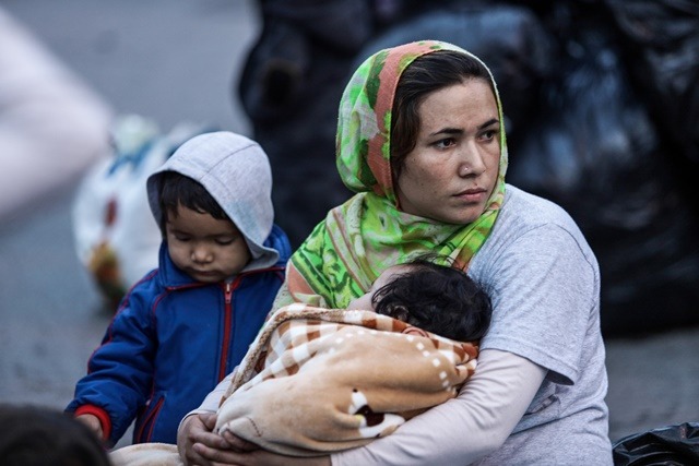 Σάμος πρόσφυγες: Ποντίκια και κρύο – Έγκυος περιγράφει την τραγωδία στην TAZ