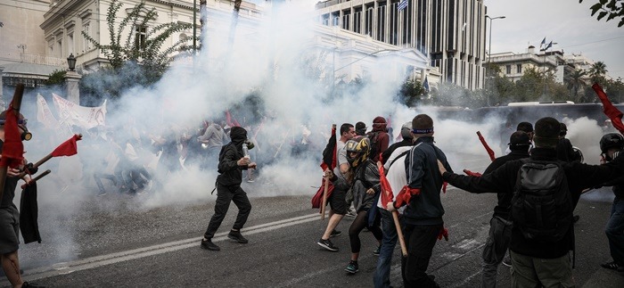 Συλλαλητήριο σήμερα Αθήνα: Επεισόδια από φοιτητές στην πορεία στο κέντρο(vid)