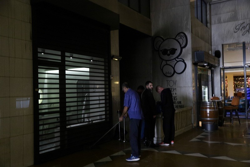 Φωτιά σε κλαμπ Αθήνα: Η στιγμή του πανικού στο κέντρο της Πανεπιστημίου