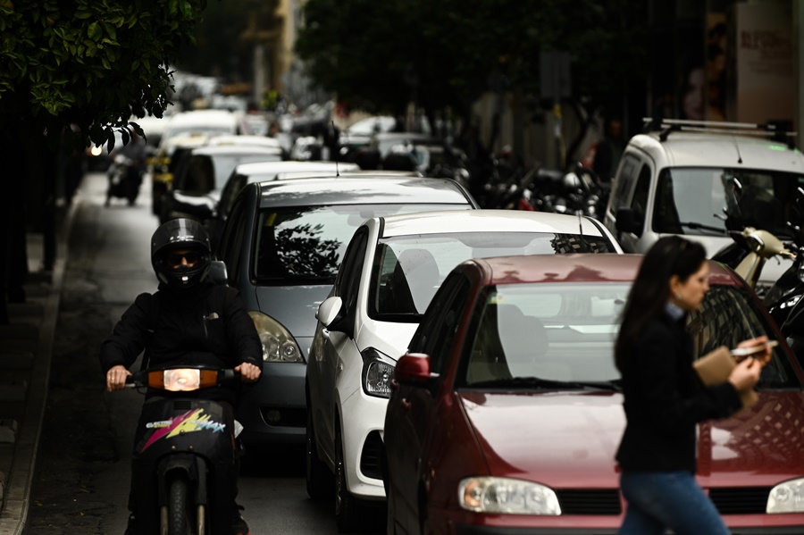 Κίνηση τώρα Αθήνα: Κυκλοφοριακό κομφούζιο λόγω Black Friday