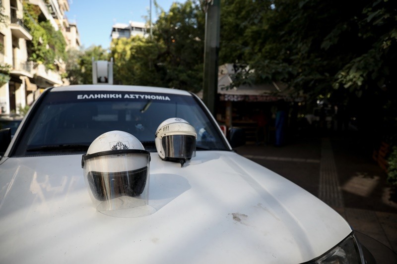 “Πορτοφολάδες” Αθήνα: “Θηλυκές συμμορίες” εξαφανίζουν πορτοφόλια σε εμπορικούς δρόμους
