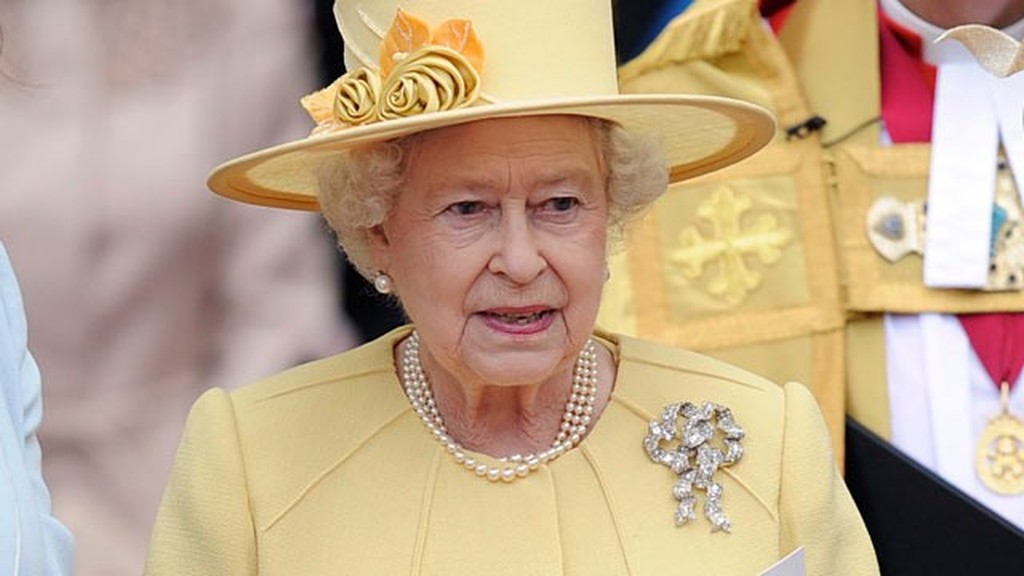 Βασίλισσα Ελισάβετ νέα: Δεν θα φορά πλέον γούνες
