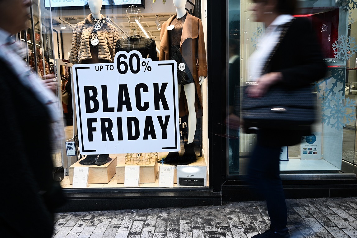 Black Friday σήμερα: Διαφορετική η «Μαύρη Παρασκευή» του 2019 – Οι προσφορές δεν πείθουν και τόσο