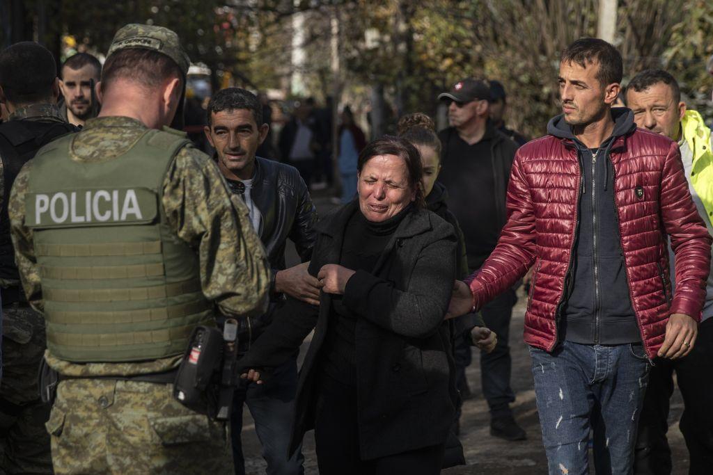 Σεισμός Αλβανία νεκροί: Οι διασώστες κάνουν ό,τι μπορούν – Αγωνία πάνω από τα συντρίμμια