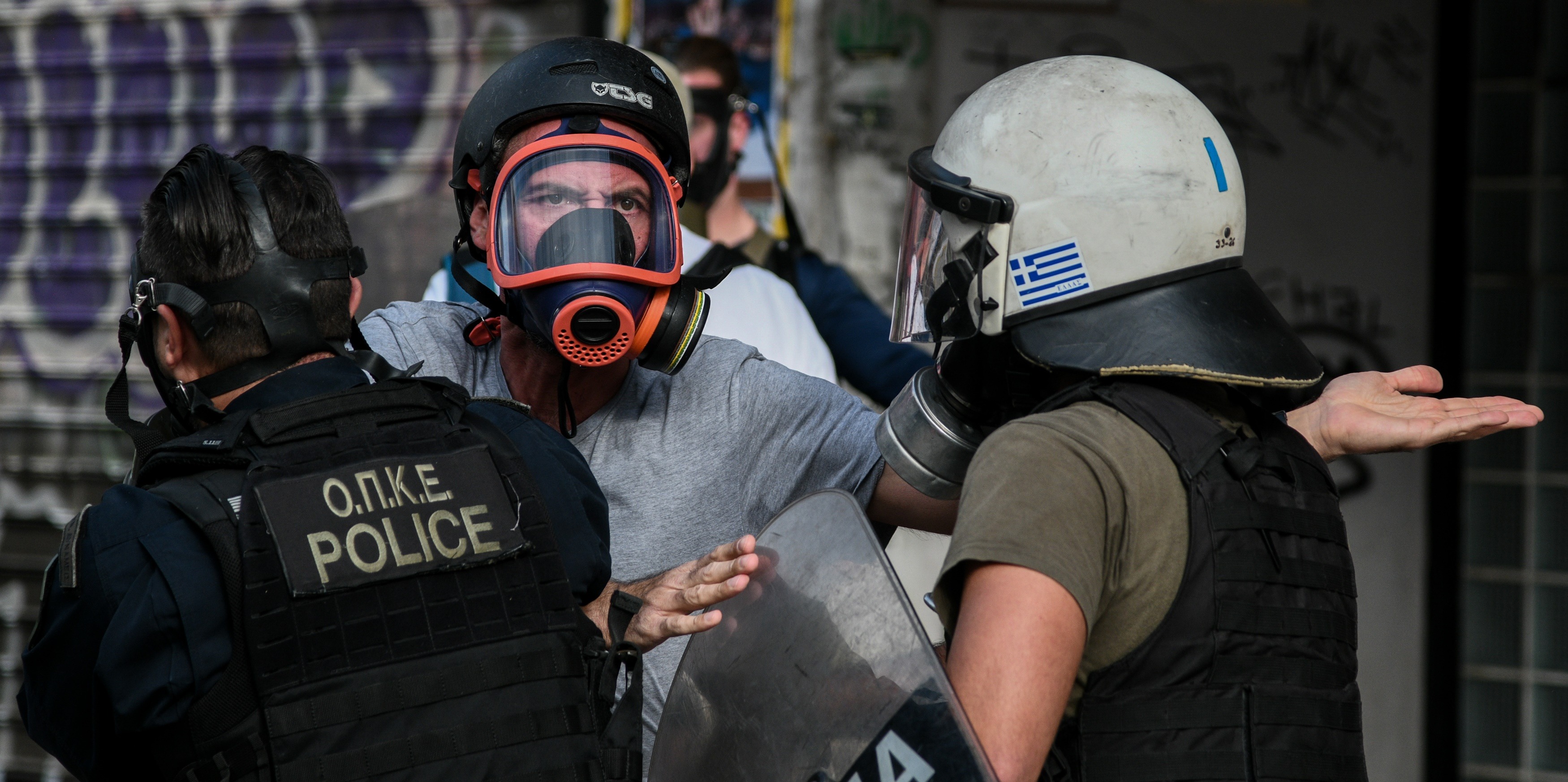 ΑΣΟΕΕ τώρα αστυνομία: Τραυματισμοί, συλλήψεις και εισβολή των ΜΑΤ στο Πανεπιστήμιο