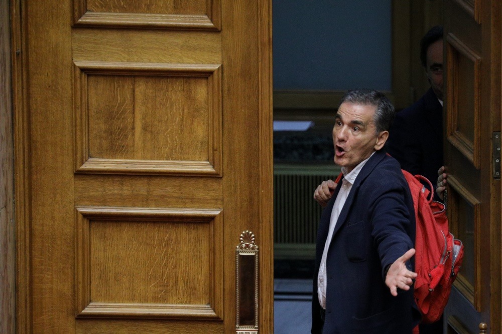 Προϋπολογισμός 2020 Βουλή: Ο Τσακαλώτος παραδέχθηκε πλαγίως την καταστροφή της μεσαίας τάξης