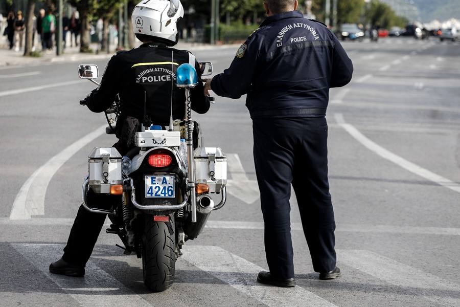 Ληστεία Εξάρχεια: Άγριος ξυλοδαρμός σε τουρίστα από συμμορία