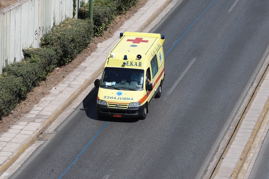 Μηχανή του κιμά έκοψε τα δάχτυλα: Ακρωτηριάστηκε 21χρονος στην Κρήτη – Γιατροί τού έσωσαν τον αντίχειρα