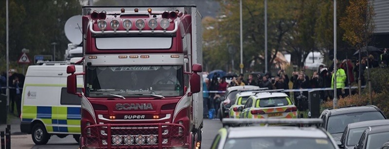Πτώματα φορτηγό: Οκτώ συλλήψεις για την τραγωδία στο Έσεξ