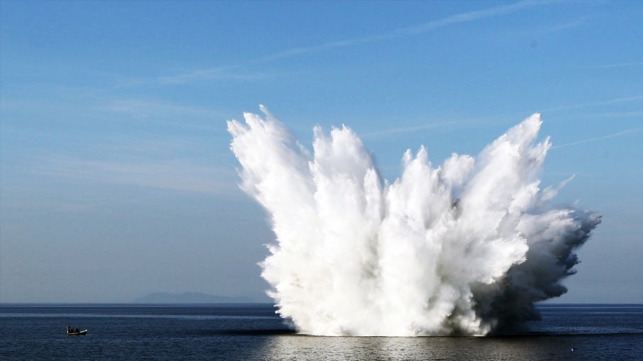 Βόμβα στο Ηράκλειο Κρήτης: Ελεγχόμενη έκρηξη εντός θάλασσας – Ανησύχησαν οι κάτοικοι