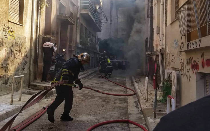 Φωτιά τώρα: Πυρκαγιά ξέσπασε σε κτίριο στην Κυψέλη