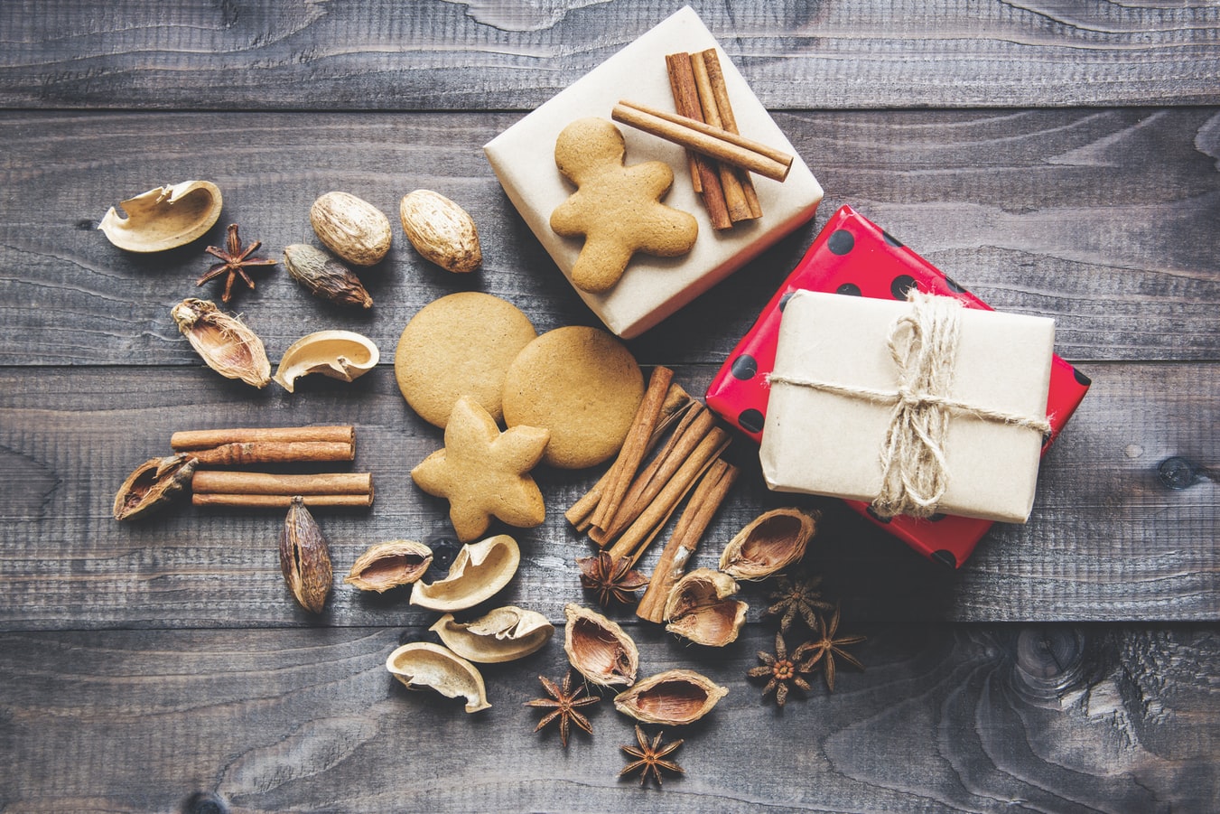 Μελομακάρονα εύκολα και γρήγορα: Συνταγή για το αγαπημένο γλυκό των Χριστουγέννων