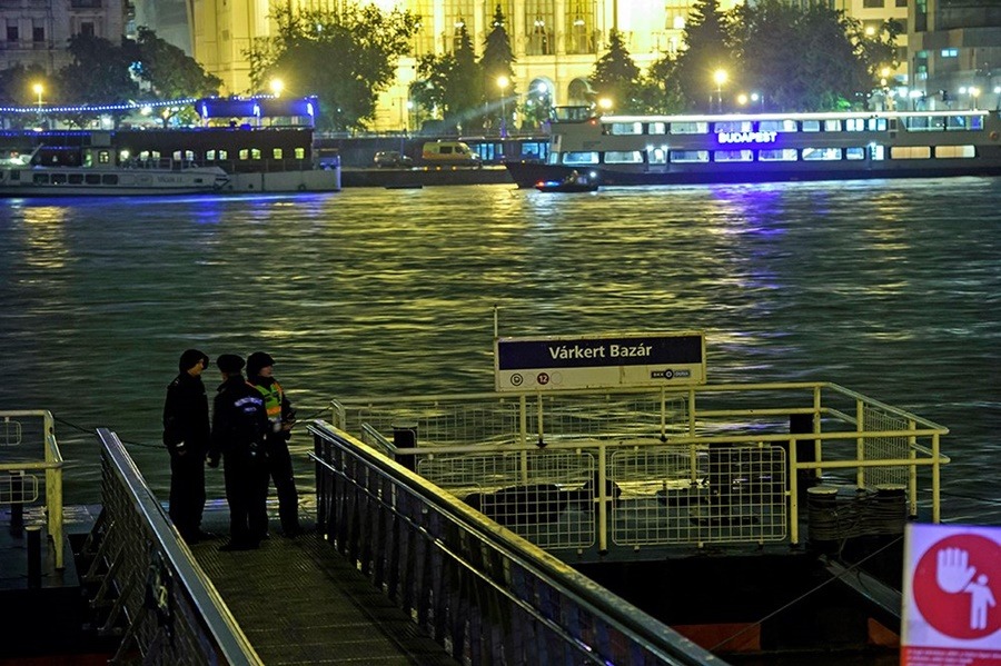 Βάρκα μετανάστες: Ανατράπηκε στον Δούναβη – Αγνοούνται 4 άτομα