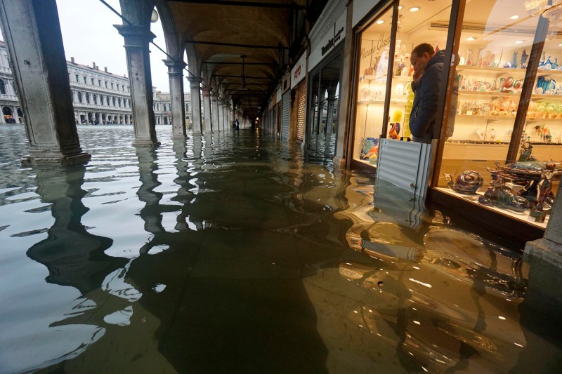 Πλημμύρες Βενετία 2019: Πνίγηκε η πόλη, υψηλή στάθμη του νερού – Νεκροί