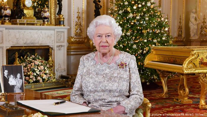 Βασίλισσα Ελισάβετ τρολ: Το fake μήνυμα που ”πέθανε” την Αυτού Μεγαλειότης