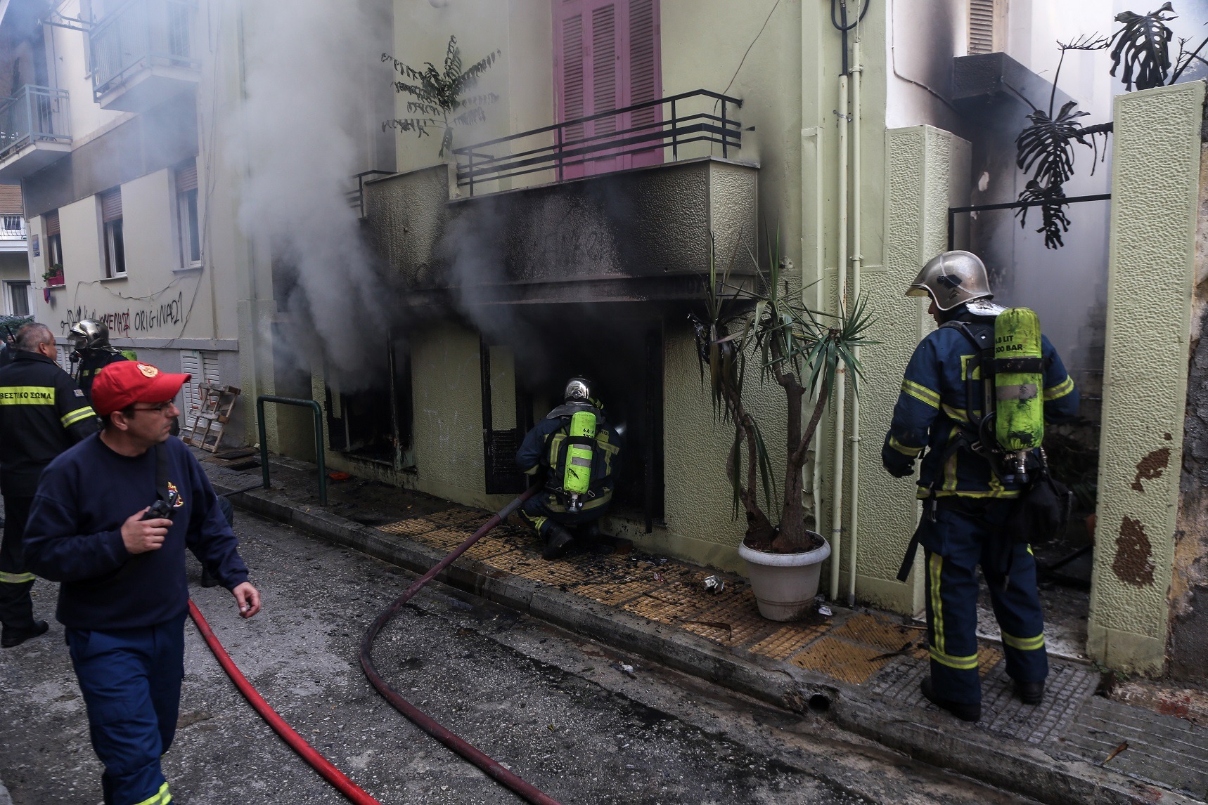 Φωτιά σε διαμέρισμα: Φωτιά σε σπίτι στο Μοσχάτο