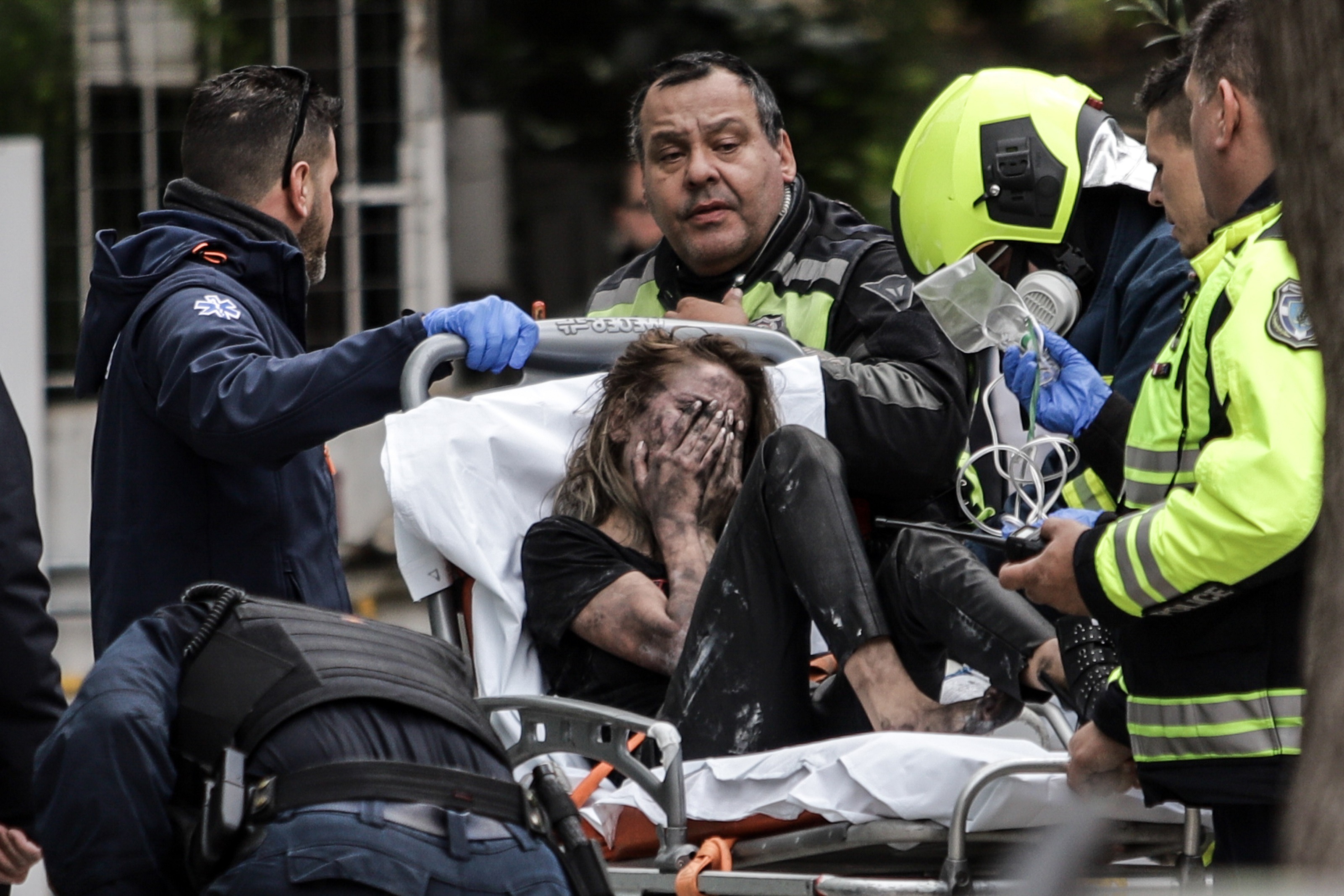 Φωτιά Συγγρού ξενοδοχείο: Μια 24χρονη διασωληνωμένη και τρεις τραυματίες