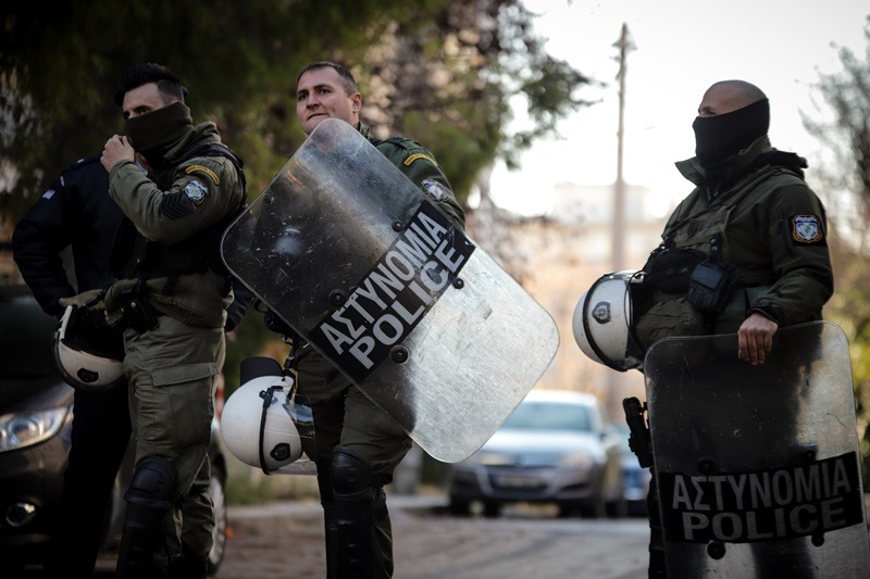 Διακριτικά ΕΛΑΣ: Εντολή Χρυσοχοΐδη – Ευδιάκριτα θα φαίνεται ο αριθμός μητρώου στα ΜΑΤ