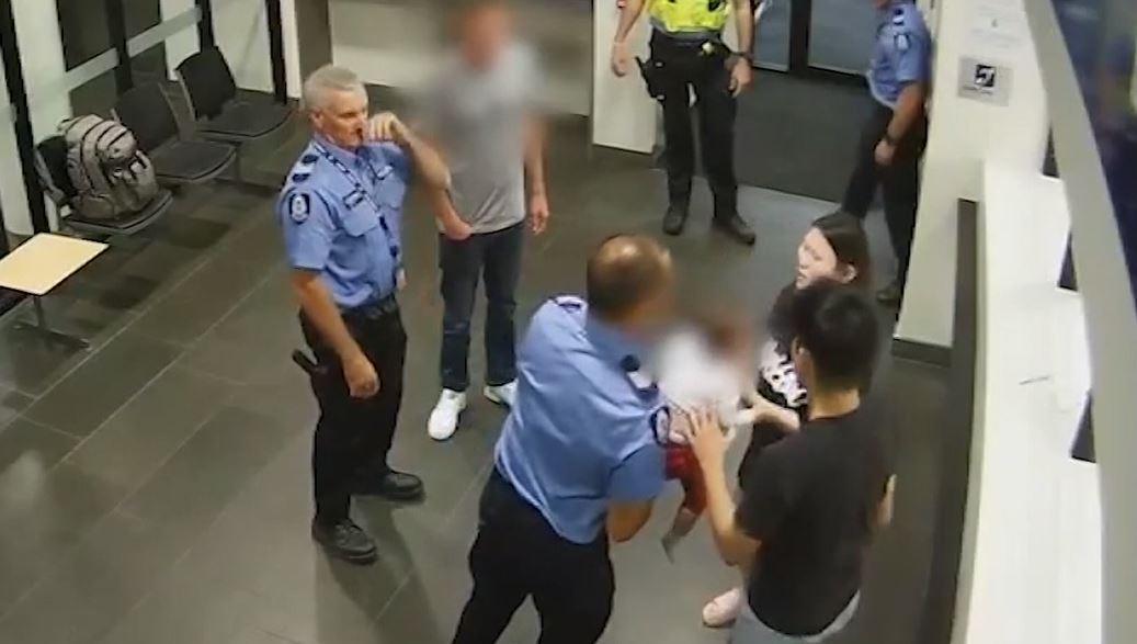 Αστυνομικός έσωσε μωρό: Ένστολος στην Αυστραλία πρόλαβε βρέφος προτού πνιγεί από φαγητό