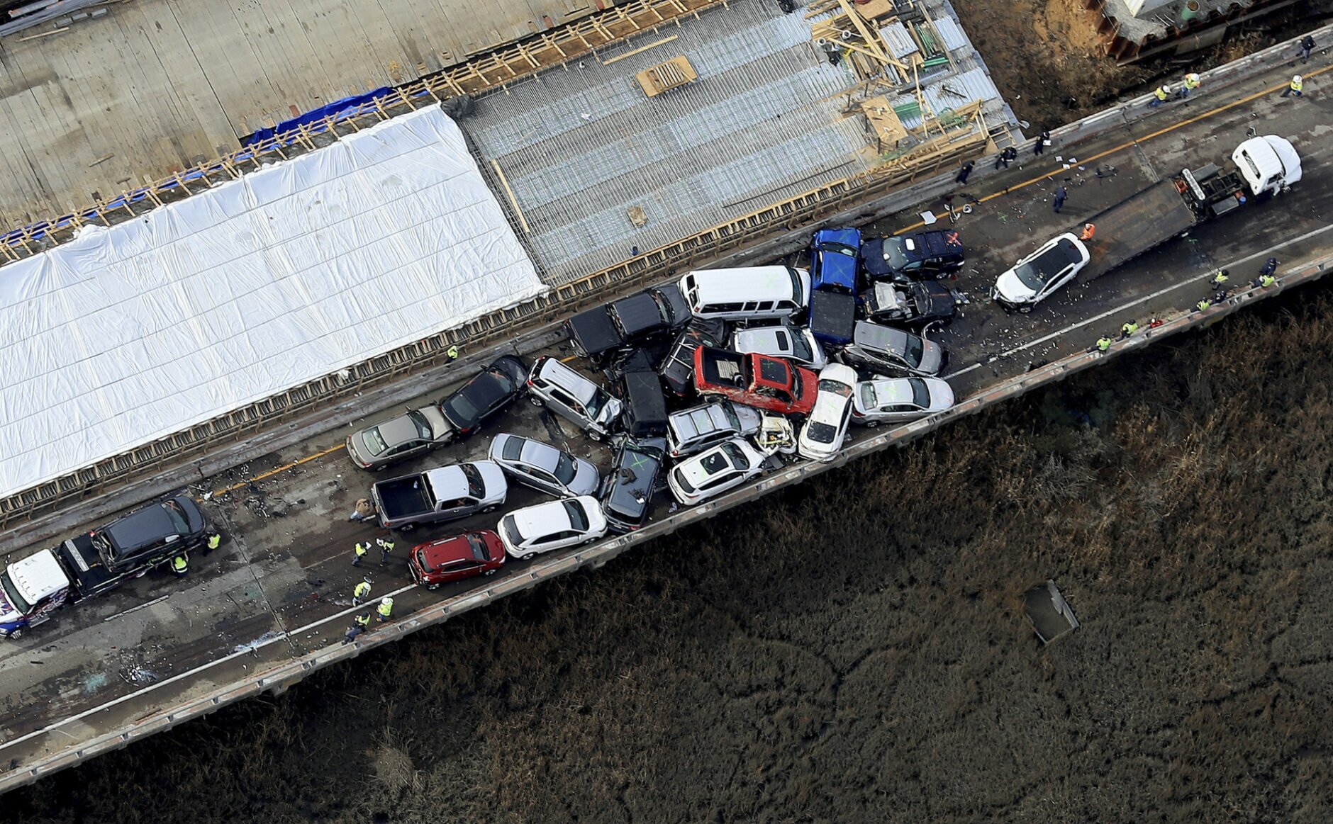 Καραμπόλα Βιρτζίνια: 63 αυτοκίνητα, 35 τραυματίες (vid)