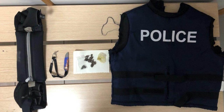 «Αστυνόμος» πουλούσε ναρκωτικά: Συνελήφθη στην Πλατεία Βάθης