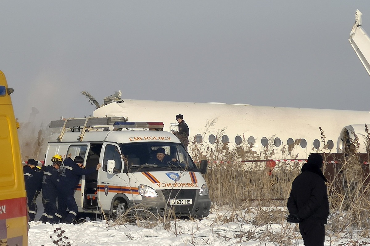 Καζακστάν πτώση αεροπλάνου: Ημέρα εθνικού πένθους – Συγκλονίζουν οι μαρτυρίες
