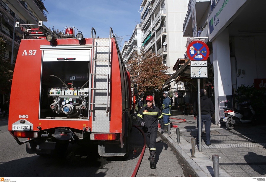 Φωτιά τώρα: Πυρκαγιά ξέσπασε σε υπόγειο στο Παγκράτι