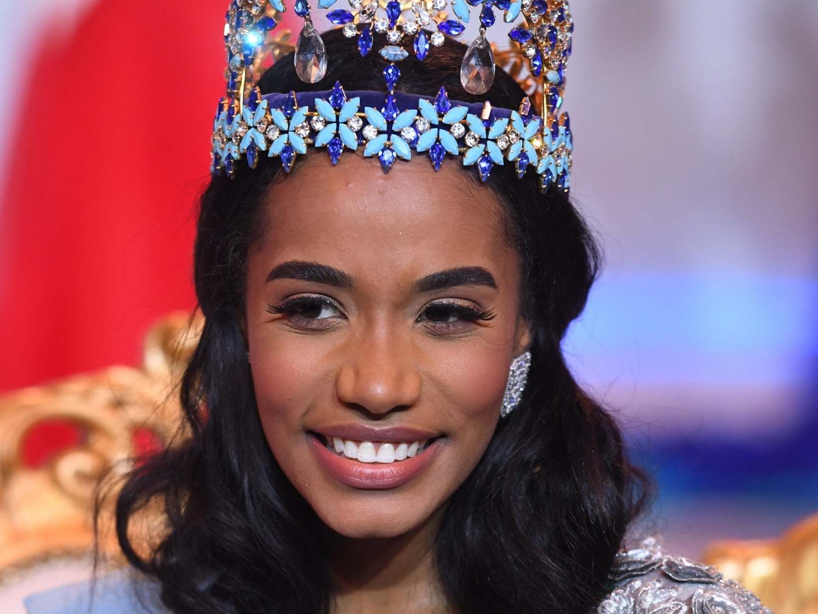 Μις Κόσμος 2019: Τζαμαϊκανή η ομορφότερη γυναίκα της Γης – Την χειροκρότησαν όρθιοι