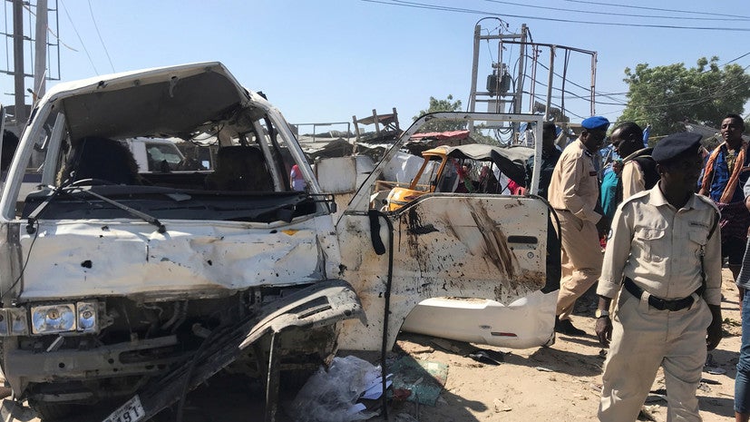Βόμβα σε αυτοκίνητο: 61 νεκροί από την έκρηξη στην Σομαλία