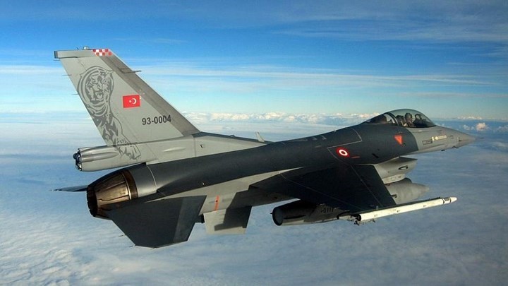 Τούρκικες προκλήσεις σήμερα: 27 εναέριες παραβιάσεις μαχητικών σε ελληνικά νησιά