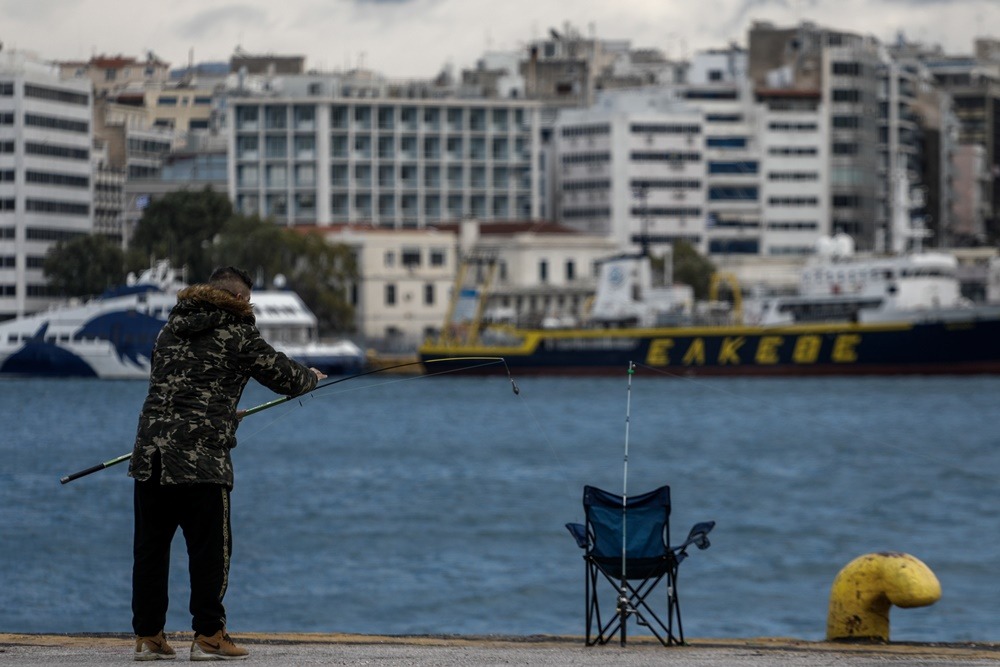 Δεμένα τα πλοία σήμερα: Ποια δεν εκτελούνται λόγω των ισχυρών ανέμων