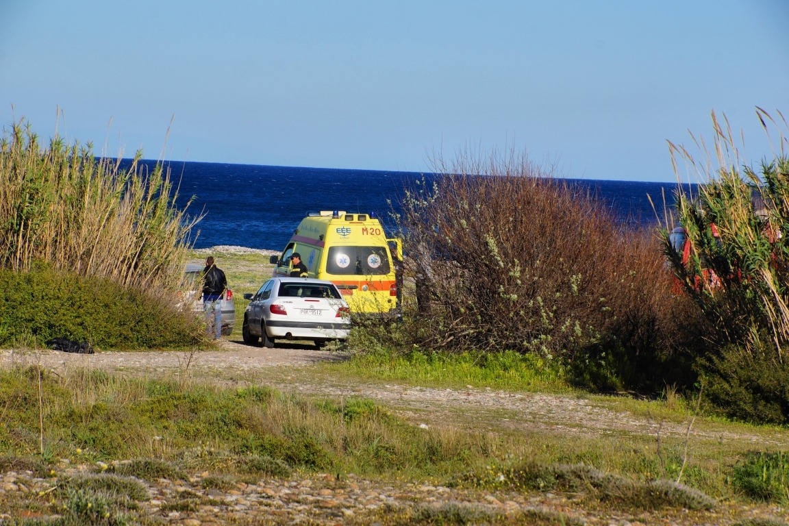 Αυτοκίνητο έπεσε στη θάλασσα: ΙΧ στο νερό στον Αστακό Αιτωλοακαρνανίας