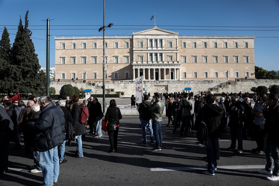 Πορεία φοιτητών Αθήνα: Δακρυγόνα και επεισόδια στο Σύνταγμα