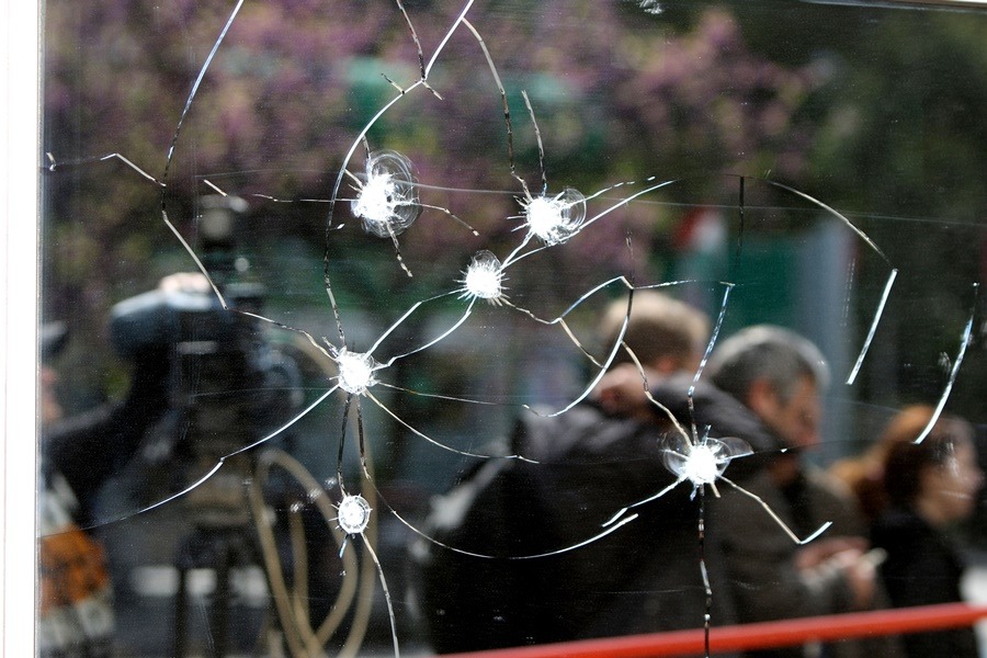 Επίθεση σε εφημερίδες: Άγνωστοι προκάλεσαν ζημιές σε «Espresso» και «Δημοκρατία»