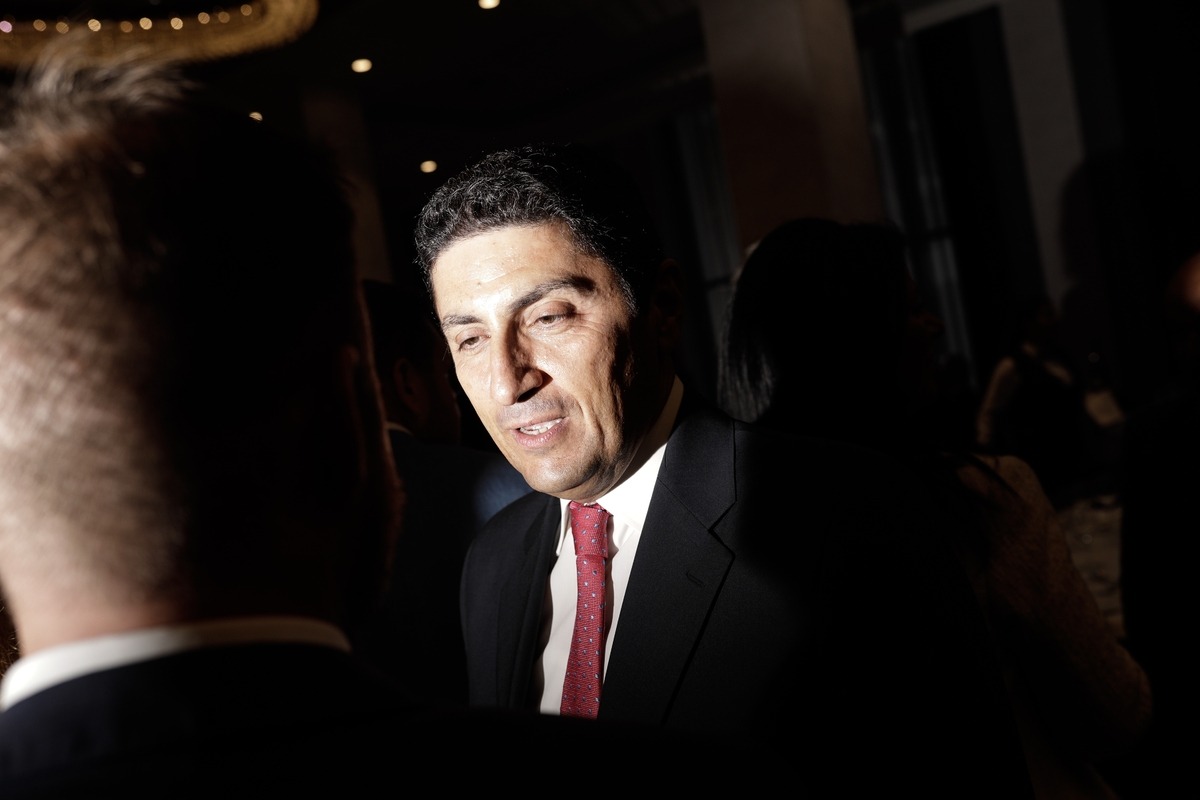 Αυγενάκης σάιτ: Χάκαραν την ιστοσελίδα του υπουργού