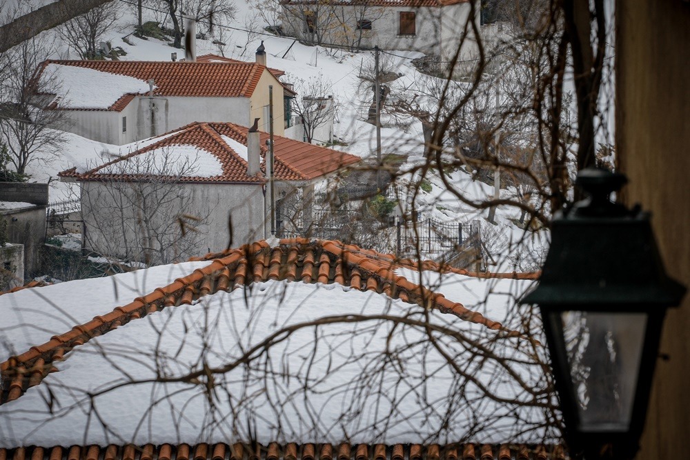 Κακοκαιρία Ηφαιστίων: Χιόνι και στην Αθήνα σήμερα – Πέφτει κατακόρυφα η θερμοκρασία