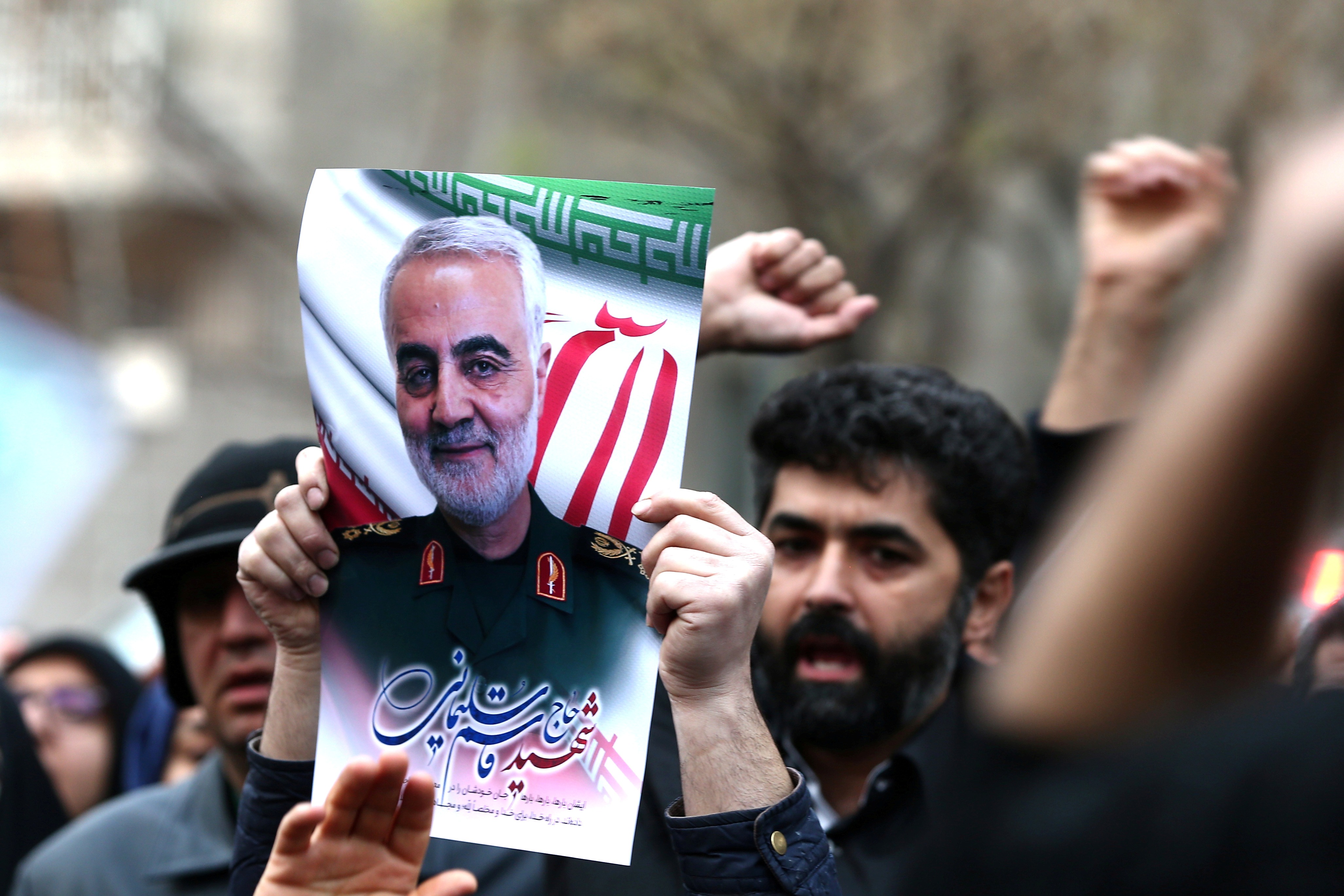 Ιράν λάβαρο πολέμου: “Μπαρούτι” στη Μέση Ανατολή μετά τη δολοφονία του Σουλεϊμανί