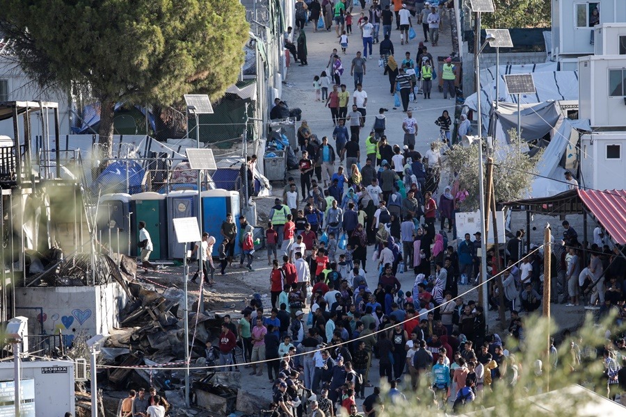 Επίθεση σε καταυλισμό Μόρια: Τρεις στο νοσοκομείο – Ένας σε κρίσιμη κατάσταση