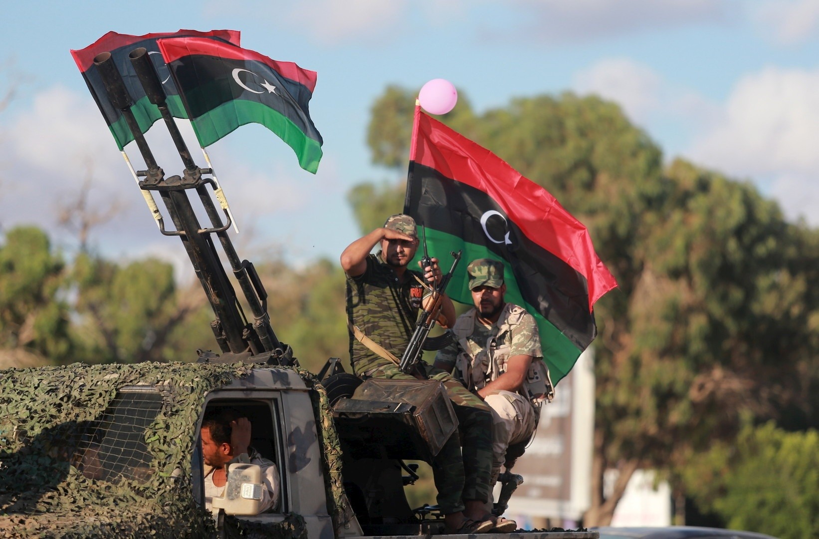 Λιβύη Ελλάδα: Η Αθήνα, έτοιμη να συμμετέχει σε αποστολή επιτήρησης του εμπάργκο όπλων