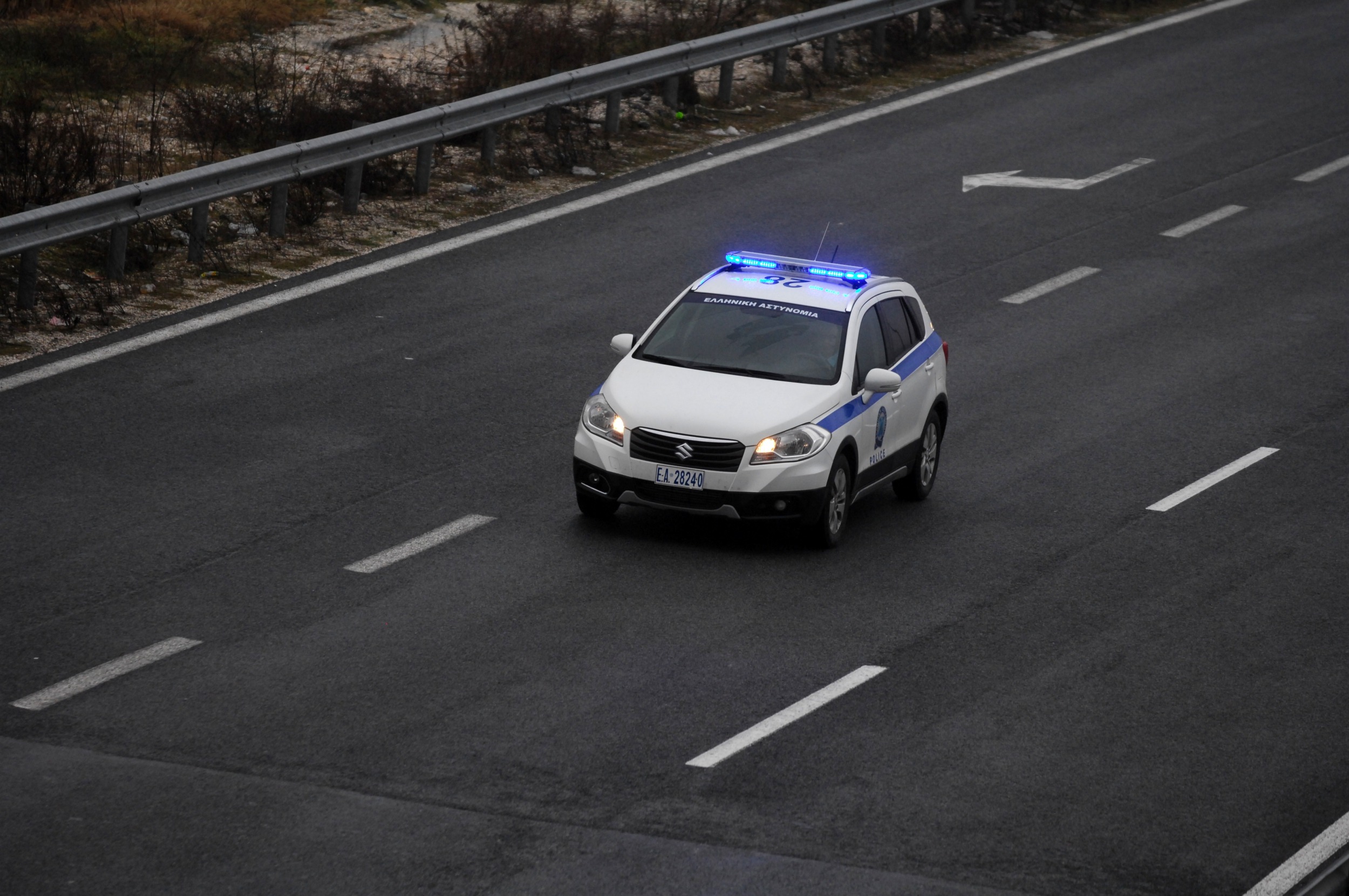 Κλεμμένα αυτοκίνητα στο ποτάμι: Απίστευτο, πέταξαν στον Σπερχειό τα οχήματα